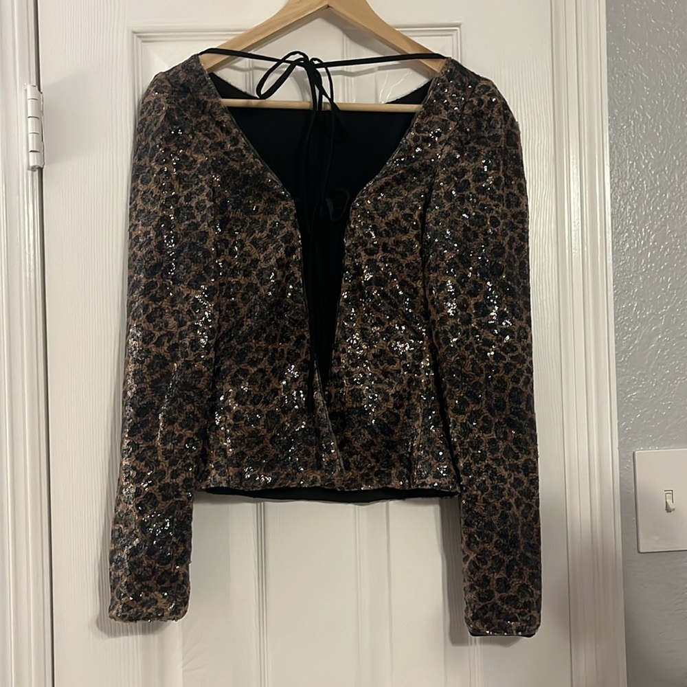 Size Medium LPA Sequin cheetah print open back blouse - Picture 4 of 6